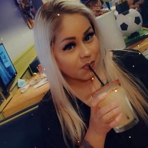 Meet your Posher, Myra